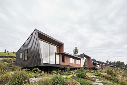 Revestir para resistir: 5 casas en Chile que combinan madera acetilada con diferentes materiales - Imagen 3 de 15