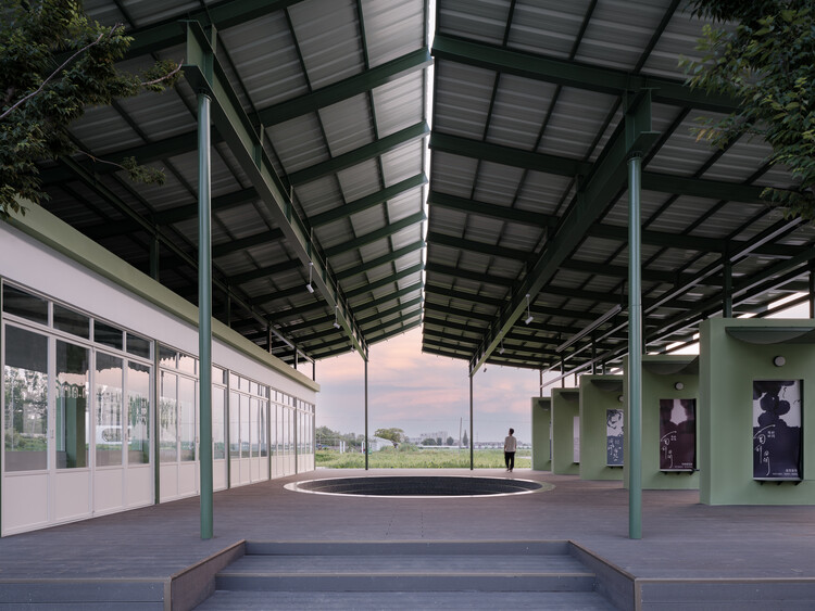 Grape Classroom in the Field / atelier anonymous - Installations & Structures