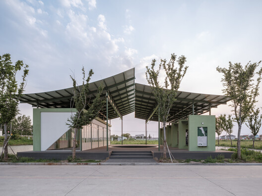 Grape Classroom in the Field / atelier anonymous Grape Classroom in the Field / atelier anonymous - Image 6 of 43
