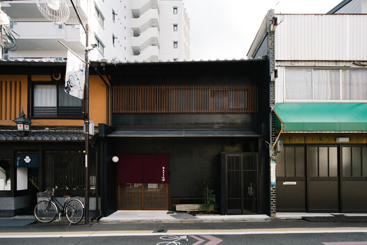 House Tenjin / atelier yoo House Tenjin / atelier yoo - Exterior Photography, Door