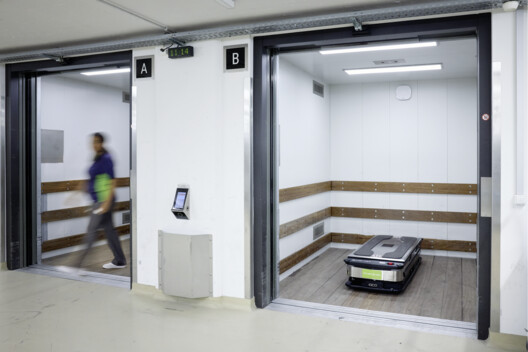 The Building in Motion: How Vertical Mobility Is Redefining Contemporary Architecture The Building in Motion: How Vertical Mobility Is Redefining Contemporary Architecture - Image 5 of 8