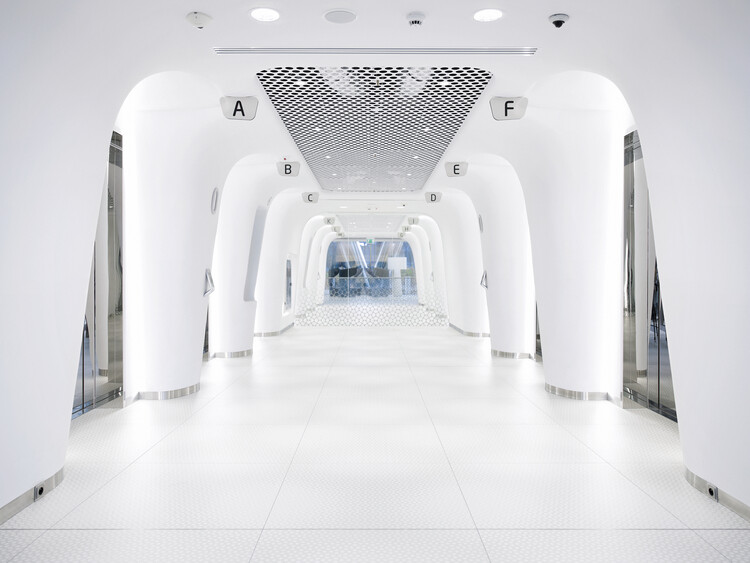 The Building in Motion: How Vertical Mobility Is Redefining Contemporary Architecture - Image 7 of 8