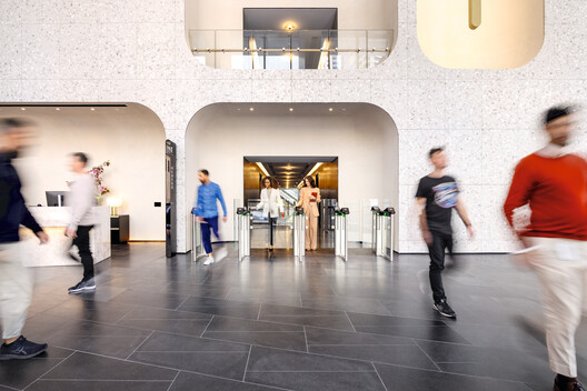 The Building in Motion: How Vertical Mobility Is Redefining Contemporary Architecture The Building in Motion: How Vertical Mobility Is Redefining Contemporary Architecture - Image 1 of 8
