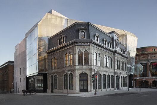 Le Diamant / in situ atelier d'architecture + Coarchitecture + Jacques Plante Le Diamant / in situ atelier d'architecture + Coarchitecture + Jacques Plante - Image 1 of 34