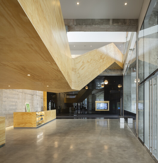 Le Diamant / in situ atelier d'architecture + Coarchitecture + Jacques Plante Le Diamant / in situ atelier d'architecture + Coarchitecture + Jacques Plante - Image 12 of 34