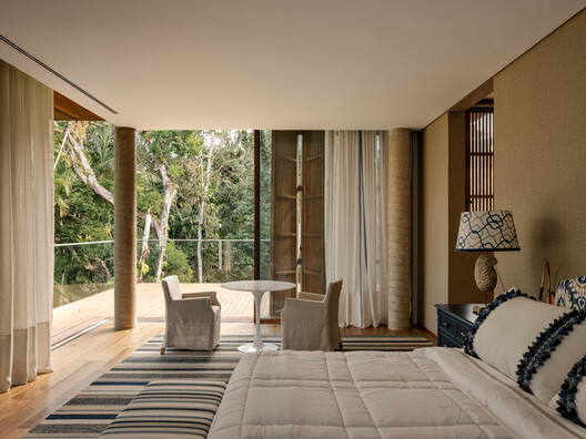 Iporanga Beach House / DB Arquitetos - Interior Photography, Bedroom, Wood, Chair, Table, Lighting, Bed
