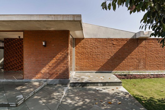 Malhaar Residence / Vaissnavi Shukl Malhaar Residence / Vaissnavi Shukl - Image 6 of 13