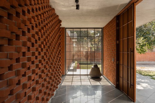 Malhaar Residence / Vaissnavi Shukl Malhaar Residence / Vaissnavi Shukl - Image 4 of 13