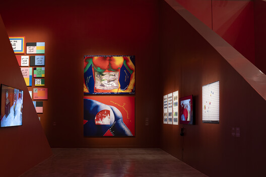 Explicit Bodies, Hidden Bodies Exhibition / Vão Explicit Bodies, Hidden Bodies Exhibition / Vão - Image 9 of 16