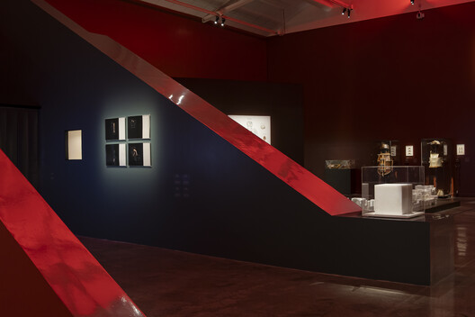Explicit Bodies, Hidden Bodies Exhibition / Vão Explicit Bodies, Hidden Bodies Exhibition / Vão - Image 10 of 16
