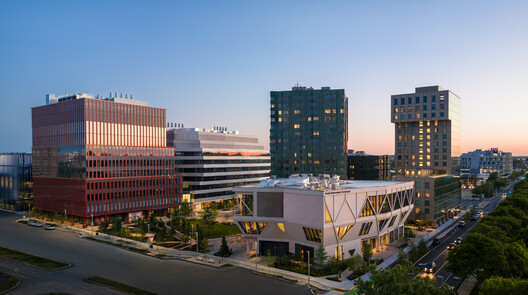 Studio Gang and Henning Larsen Complete One Milestone Life Science Campus in Boston - Image 1 of 23