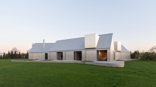 Lake house / Ultra Architects - Image 2 of 17