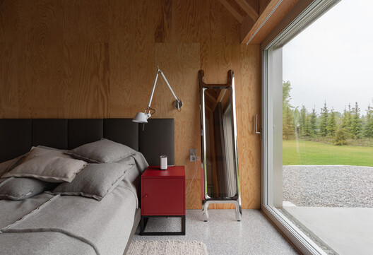 Lake house / Ultra Architects - Interior Photography, Wood, Lighting, Bedroom, Chair, Bed
