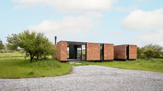 Unusual Brick House / PLUG modular architecture Unusual Brick House / PLUG modular architecture - Image 6 of 19