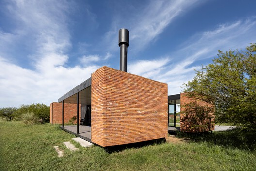 Unusual Brick House / PLUG modular architecture Unusual Brick House / PLUG modular architecture - Image 8 of 19