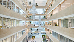 Roche Diagnostic Centre  / Studio Alexander Fehre