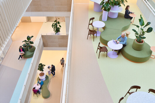 Roche Diagnostic Center Interior / Studio Alexander Fehre - Interior Photography, Chair