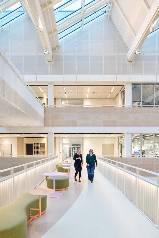 Roche Diagnostic Center Interior / Studio Alexander Fehre - Interior Photography, Kitchen, Glass