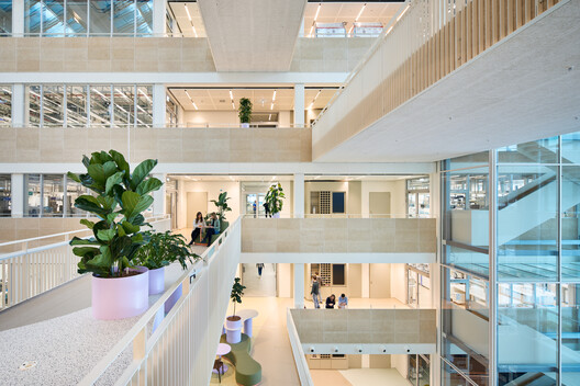Roche Diagnostic Center Interior / Studio Alexander Fehre - Interior Photography
