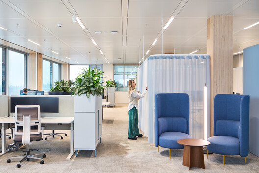 Roche Diagnostic Center Interior / Studio Alexander Fehre - Interior Photography, Chair