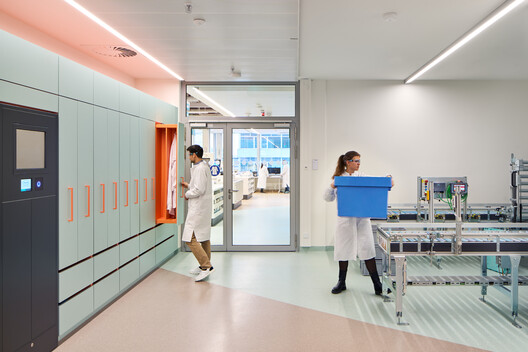Roche Diagnostic Center Interior / Studio Alexander Fehre - Interior Photography