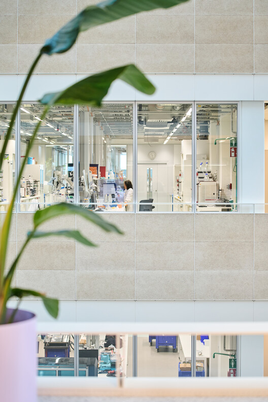 Roche Diagnostic Center Interior / Studio Alexander Fehre - Interior Photography, Glass