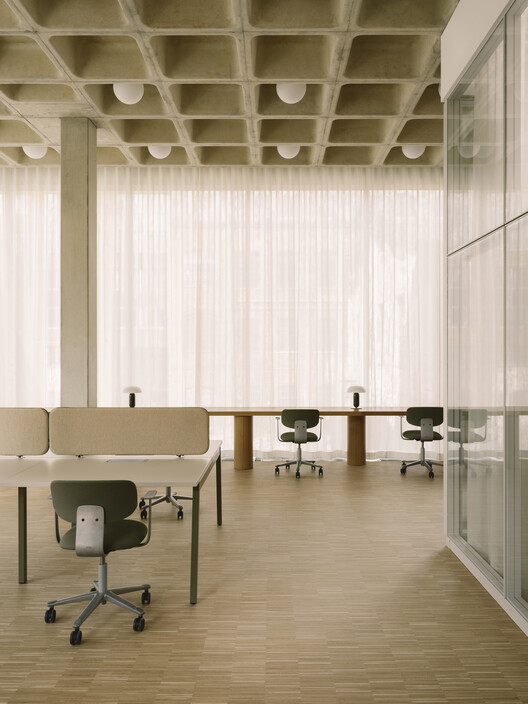 Enkime HQ / RHO - Interior Photography, Wood, Chair