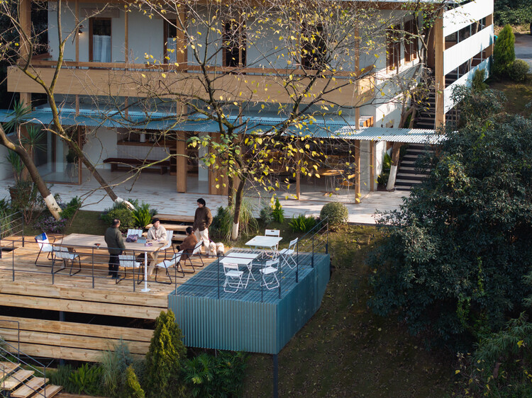 LAGO Italian Family Kitchen / Vari Architects - Exterior Photography, Chair, Balcony