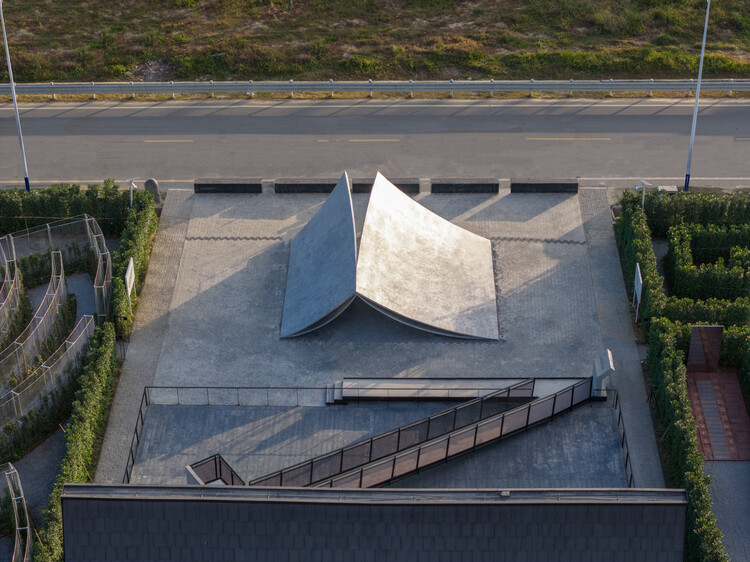 Pages Afloat / f-a-n architects - Image 8 of 33