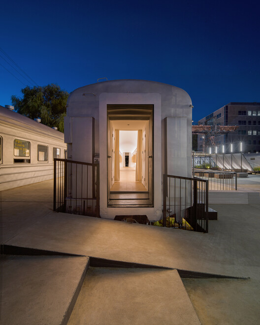 The 798·751 Train Street Renovation / Studio NOR The 798·751 Train Street Renovation / Studio NOR - Exterior Photography, Concrete