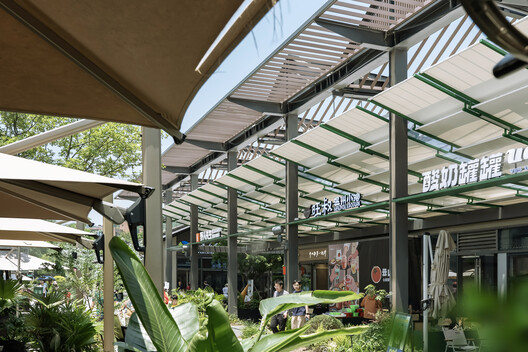 Spatial Renewal and Scene Stitching of Birland Food Court / Atelier Diving Bell - Image 17 of 25