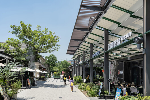 Spatial Renewal and Scene Stitching of Birland Food Court / Atelier Diving Bell - Exterior Photography