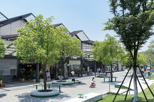 Spatial Renewal and Scene Stitching of Birland Food Court / Atelier Diving Bell - Image 22 of 25