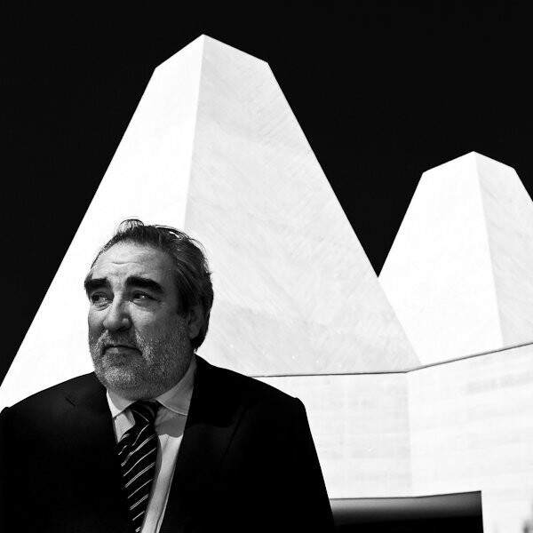 Eduardo Souto de Moura Receives UIA Gold Medal at Ceremony Held in Sagrada Família, Barcelona - Image 2 of 8