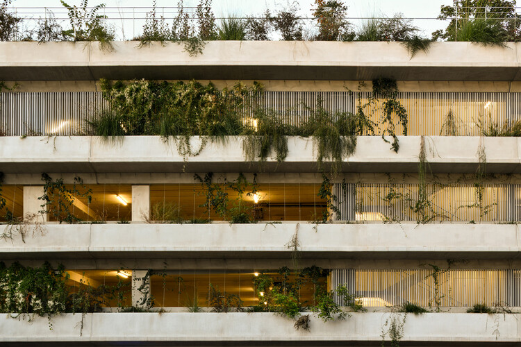 The Silo Parking House / Antonelli + Herry Architectes - Image 3 of 28