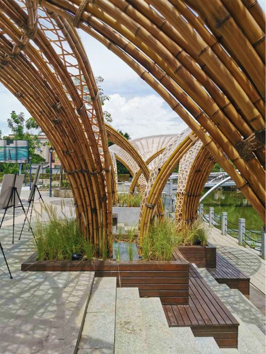 The Politics of Bamboo: From Vernacular Craft to Temporal Infrastructure The Politics of Bamboo: From Vernacular Craft to Temporal Infrastructure - Image 7 of 24