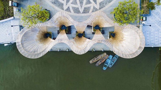 The Politics of Bamboo: From Vernacular Craft to Temporal Infrastructure The Politics of Bamboo: From Vernacular Craft to Temporal Infrastructure - Image 14 of 24