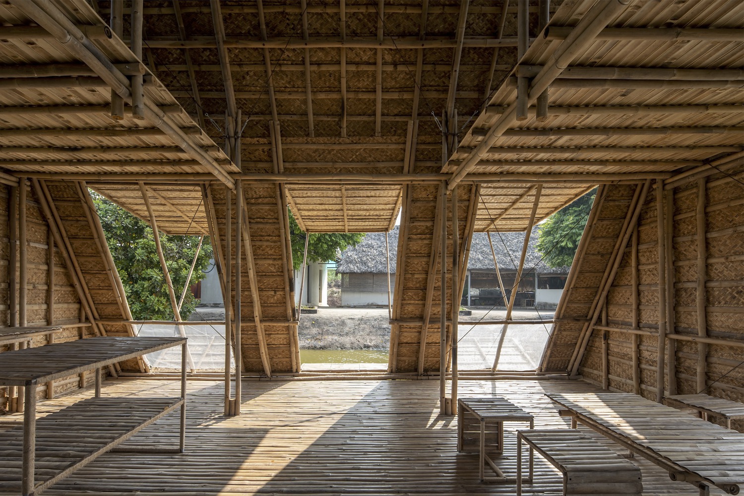 Floating Bamboo House, ngôi nhà tre nổi trên nước của H&P Architects