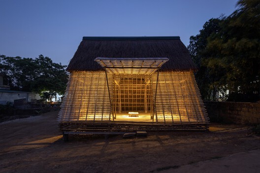 The Politics of Bamboo: From Vernacular Craft to Temporal Infrastructure The Politics of Bamboo: From Vernacular Craft to Temporal Infrastructure - Image 23 of 24