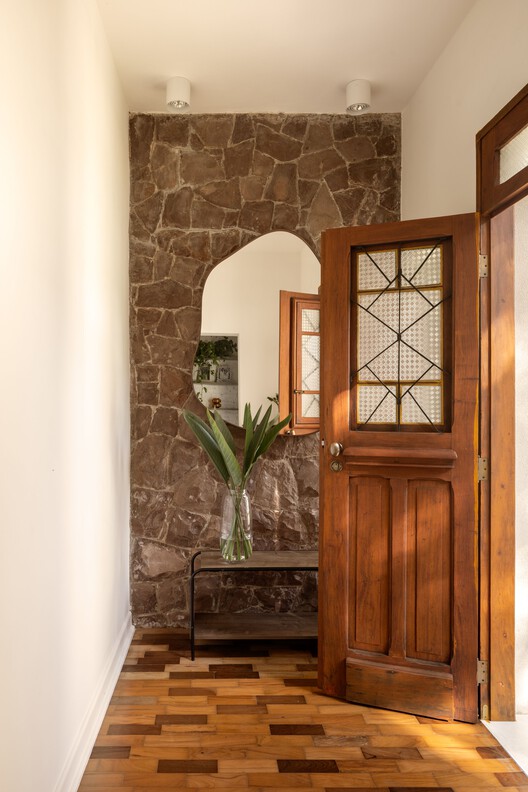 Limoeiro House / Mana arquitetura Limoeiro House / Mana arquitetura - Interior Photography, Wood, Door, Lighting