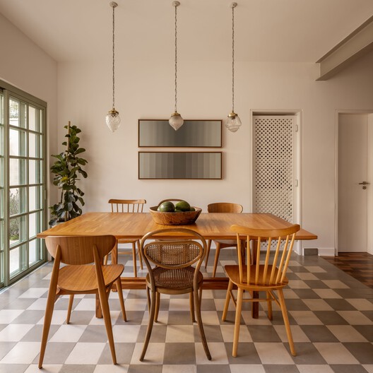 Limoeiro House / Mana arquitetura Limoeiro House / Mana arquitetura - Interior Photography, Dining room, Wood, Table, Lighting, Chair