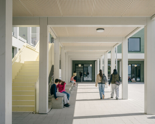 School Maria Assumpta Instituut / LOW Architecten School Maria Assumpta Instituut / LOW Architecten - Interior Photography, Concrete, Courtyard