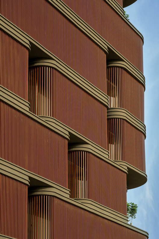 Primus Office Building / Sanjay Puri Architects - Image 4 of 20
