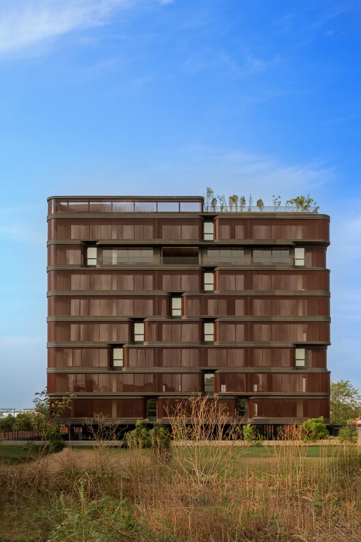 Primus Office Building / Sanjay Puri Architects - Exterior Photography, Balcony