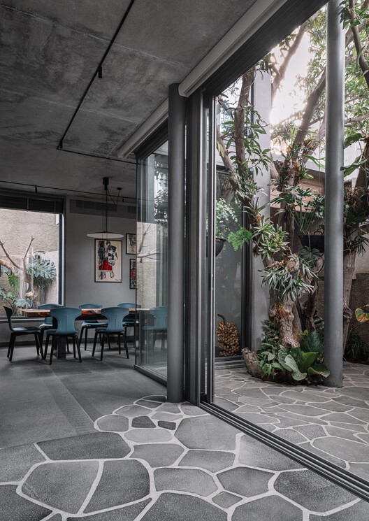 Coco Beans House / Aamir and Hameeda - Interior Photography, Dining room, Concrete