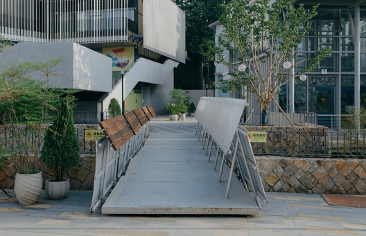 Easel Bridge / XBTW OFFICE - Exterior Photography