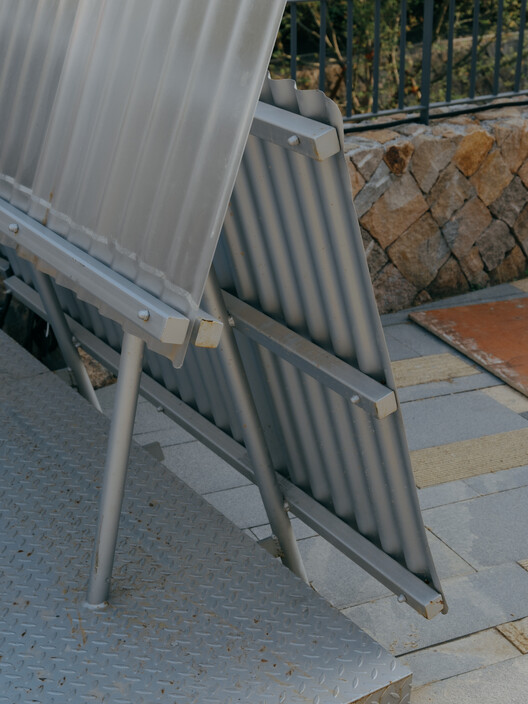 Easel Bridge / XBTW OFFICE - Interior Photography, Handrail