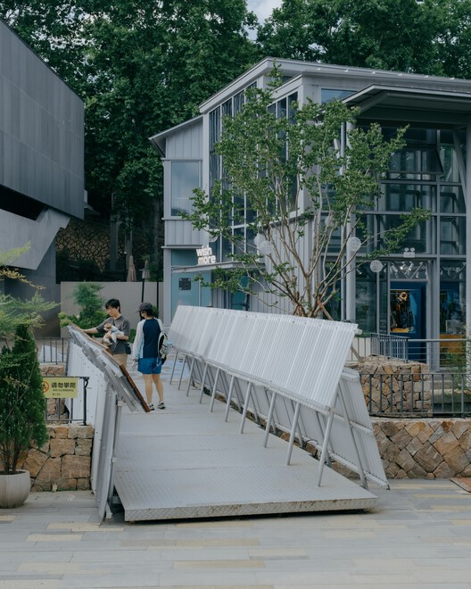 Easel Bridge / XBTW OFFICE - Exterior Photography