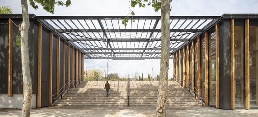 Beyond the Canopy: Six Architectural Strategies for Urban Shade Beyond the Canopy: Six Architectural Strategies for Urban Shade - Image 41 of 101
