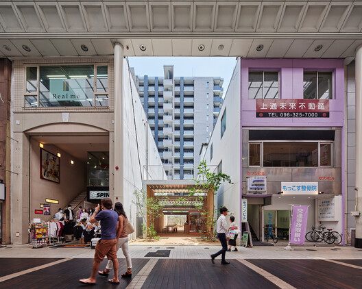 Beyond the Canopy: Six Architectural Strategies for Urban Shade Beyond the Canopy: Six Architectural Strategies for Urban Shade - Image 61 of 101